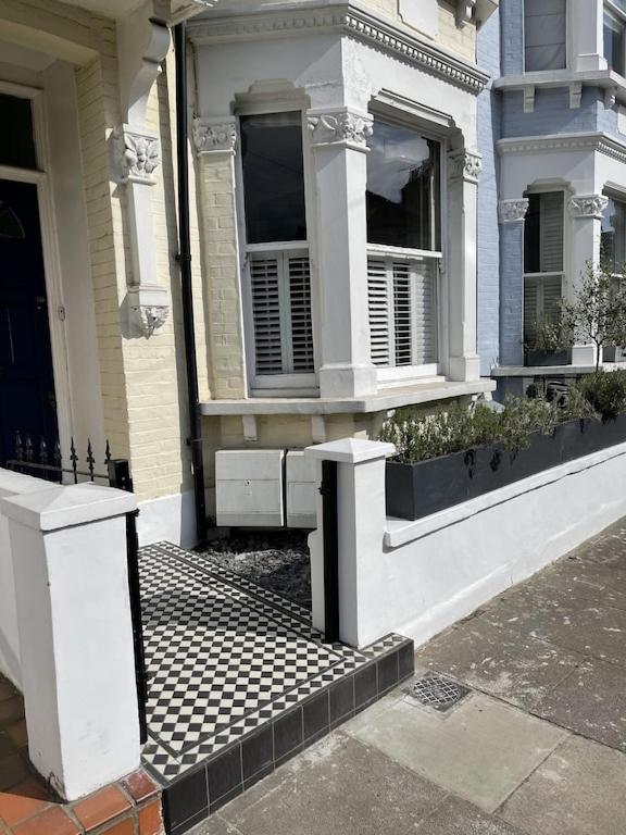 شقة Beautiful Ground Floor Garden Flat لندن المظهر الخارجي الصورة